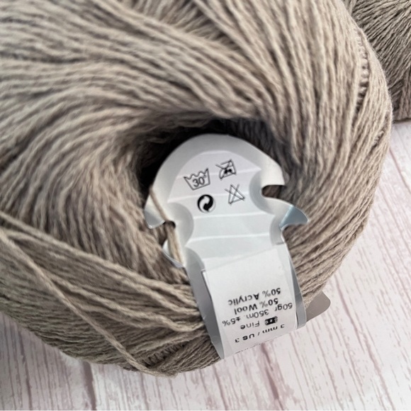 ICE Yarns "Wool Fine" - 50% Wool/50% Acrylic - Lot of 8 x 50g Balls - Khaki - Picture 8 of 11
